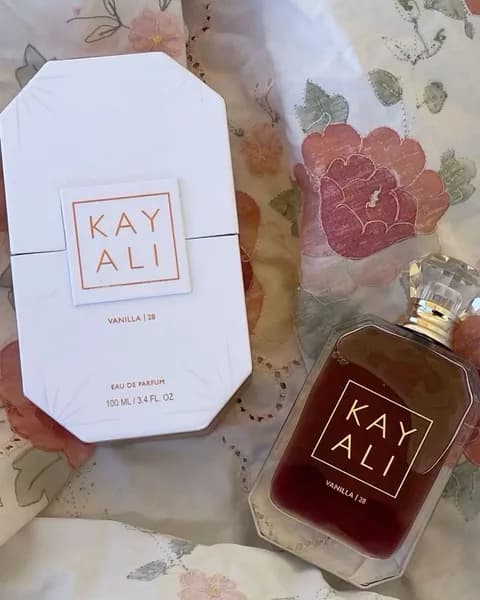 KAYALI VANILLA 28