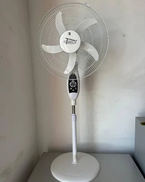 Charging stand fan