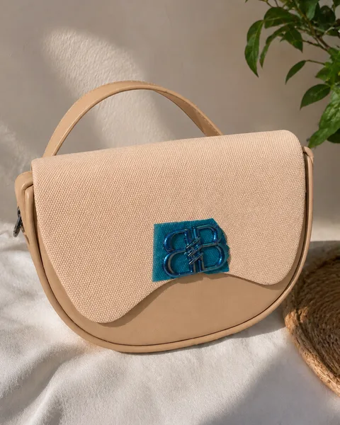 Ladies hand bag