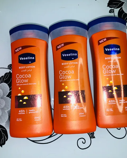 Veseline(cocoa body lotion )